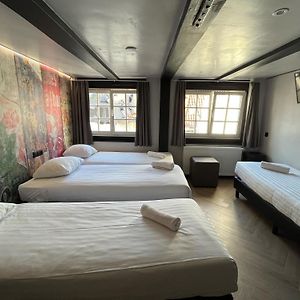 Privé Vierpersoonskamer